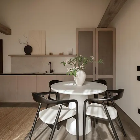 Апарт-отель Hill & 3*