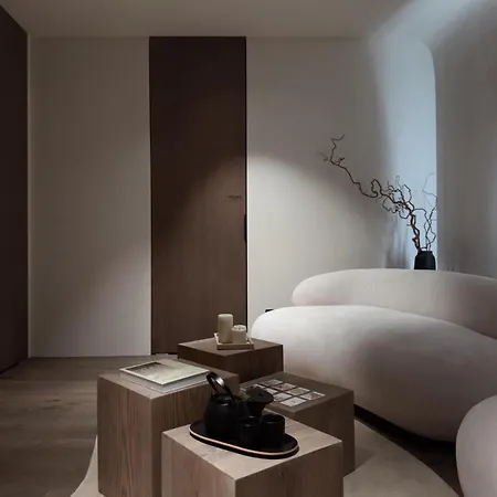 Hill & Паланга