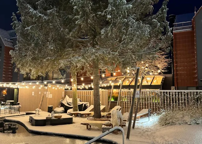 Hill & מלון דירות 3*