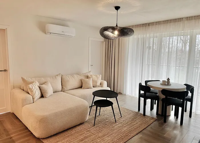 Hill & מלון דירות 3*