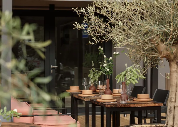 מלון דירות Hill & 3*